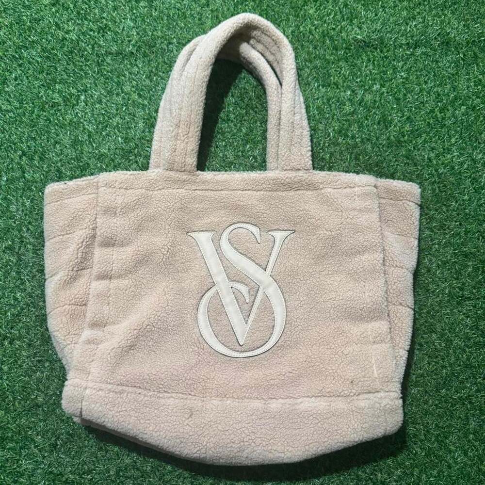 Vs pink cream towel